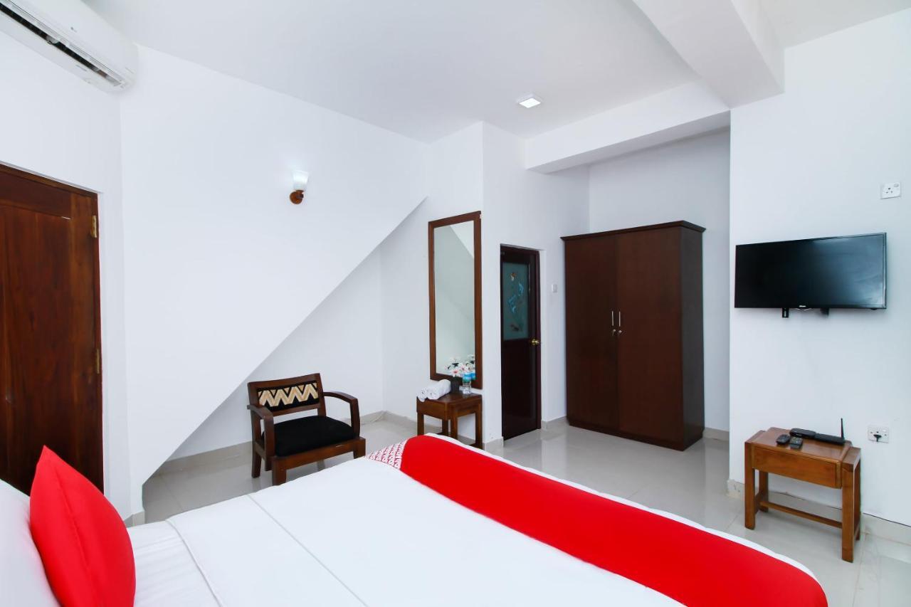 Hotel By The C Uswetakeiyawa Buitenkant foto